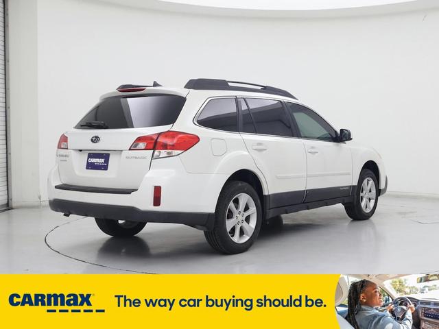 Photo of 2014 White Subaru Outback
