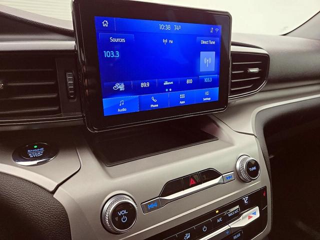 Photo of 2021 White Ford Explorer