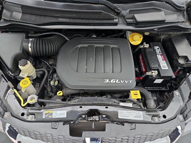 Photo of 2018 Black Dodge Grand Caravan