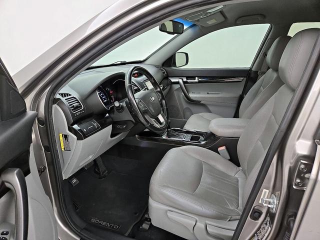 Photo of 2015 Gray Kia Sorento