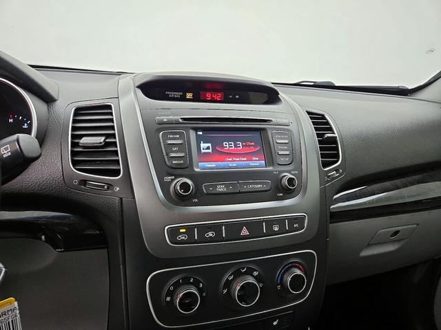 Photo of 2015 Gray Kia Sorento