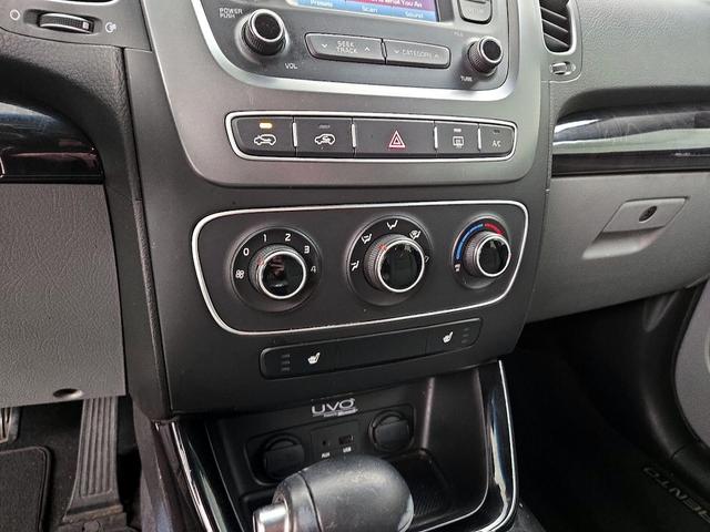 Photo of 2015 Gray Kia Sorento