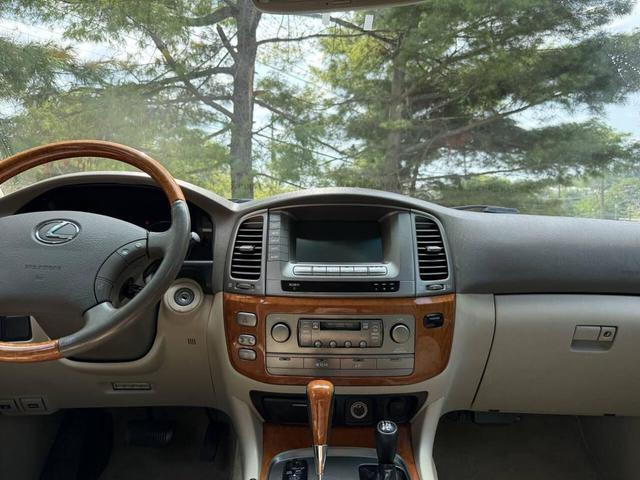 Photo of 2004 Blizzard Pearl Lexus LX 470