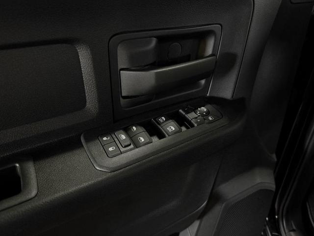 Photo of 2025 Diamond Black Crystal Pearlcoat RAM 2500