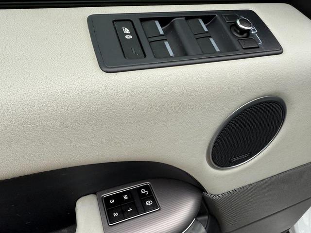 Photo of 2014 Fuji White Land Rover Range Rover Sport