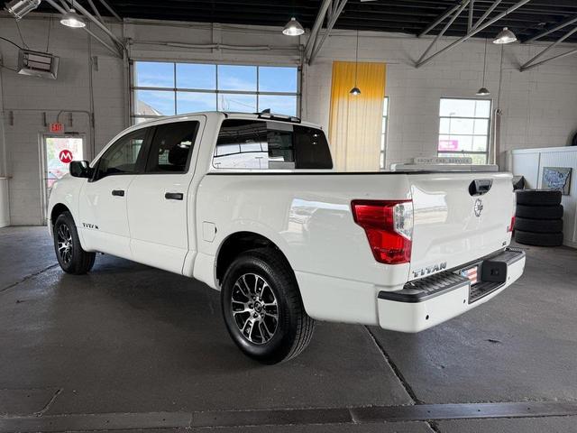 Photo of 2022 Glacier White Nissan Titan