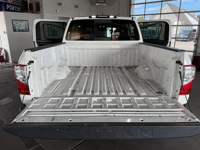 Photo of 2022 Glacier White Nissan Titan