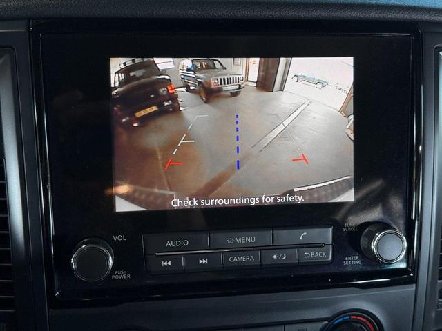 Photo of 2022 Glacier White Nissan Titan