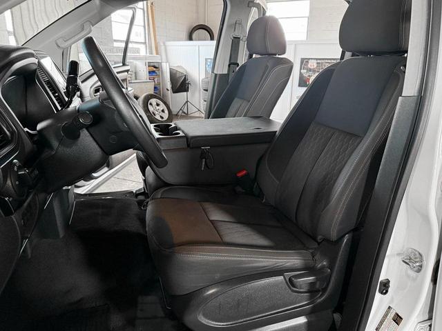 Photo of 2022 Glacier White Nissan Titan
