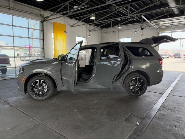 Photo of 2025 Destroyer Gray Clearcoat Dodge Durango