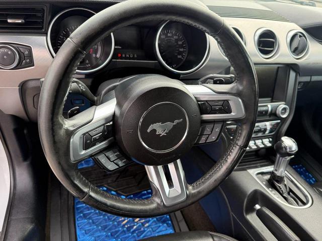 Photo of 2018 Oxford White Ford Mustang