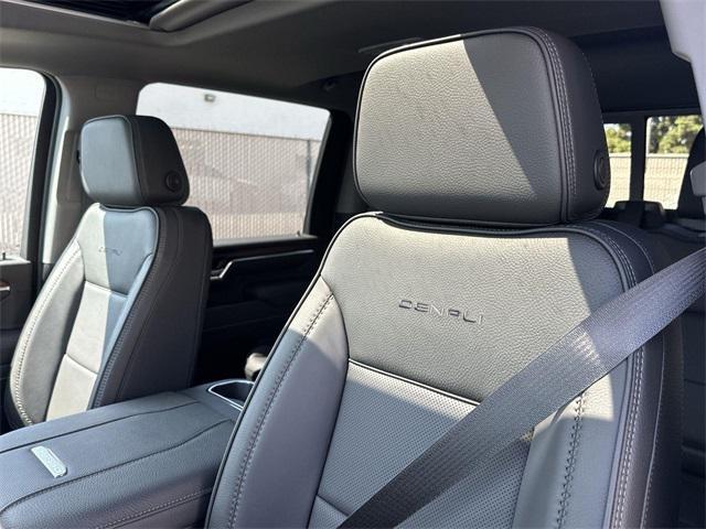 Photo of 2025 Onyx Black GMC Sierra 2500
