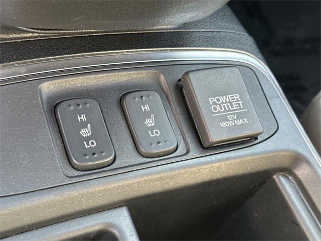 Photo of 2016 White Diamond Pearl Honda CR-V