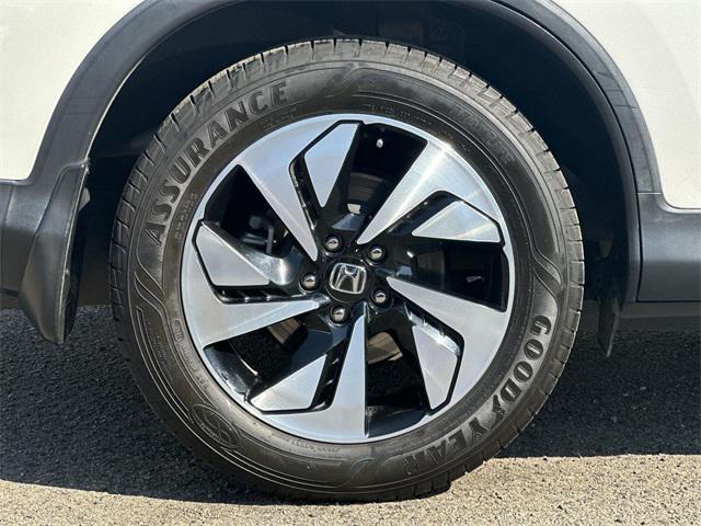 Photo of 2016 White Diamond Pearl Honda CR-V
