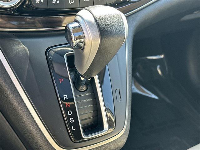 Photo of 2016 White Diamond Pearl Honda CR-V