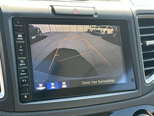 Photo of 2016 White Diamond Pearl Honda CR-V