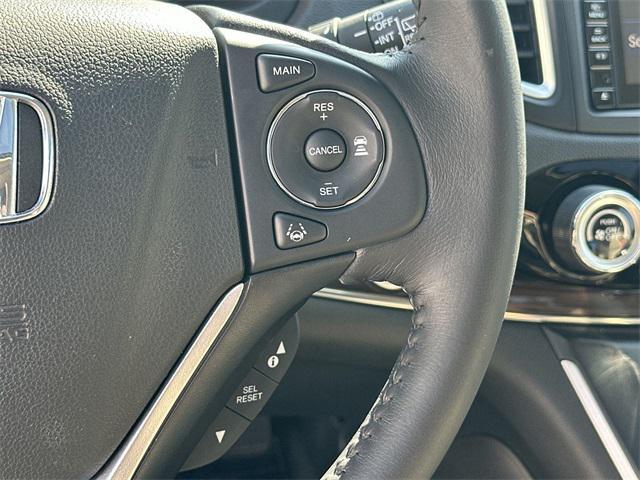 Photo of 2016 White Diamond Pearl Honda CR-V