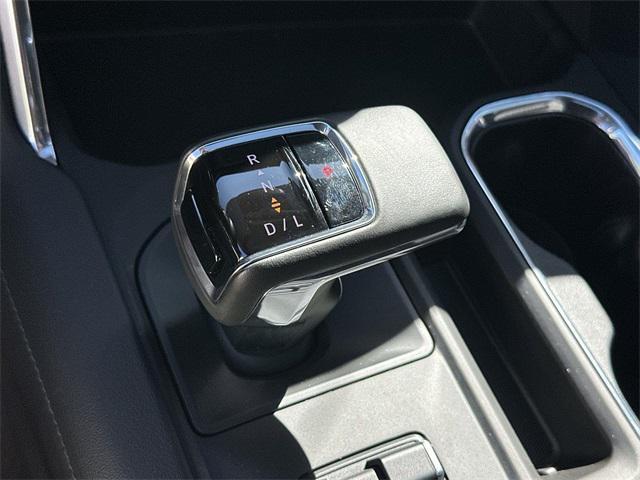 Photo of 2024 White Frost Tricoat GMC Sierra 1500