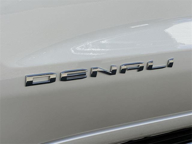 Photo of 2024 White Frost Tricoat GMC Sierra 1500