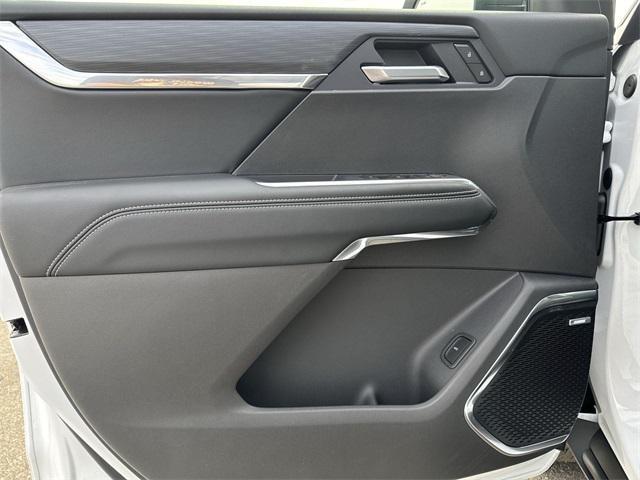 Photo of 2025 Summit White GMC Acadia