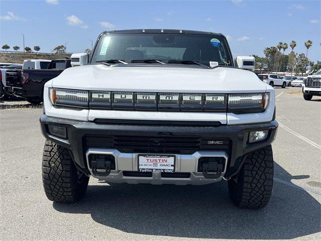 Photo of 2025 Interstellar White GMC HUMMER EV Pickup