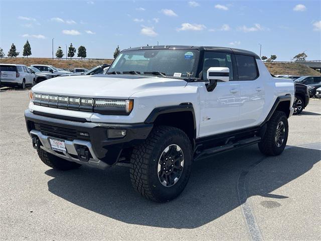 Photo of 2025 Interstellar White GMC HUMMER EV Pickup