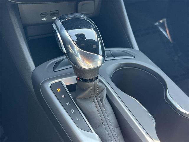 Photo of 2026 Summit White Buick Envista