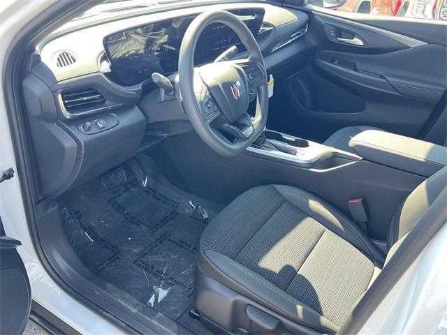Photo of 2026 Summit White Buick Envista