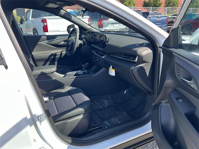 Photo of 2026 Summit White Buick Envista