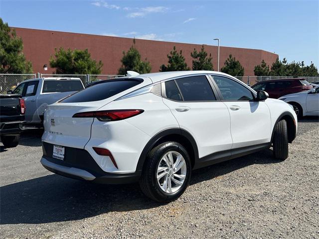 Photo of 2026 Summit White Buick Envista