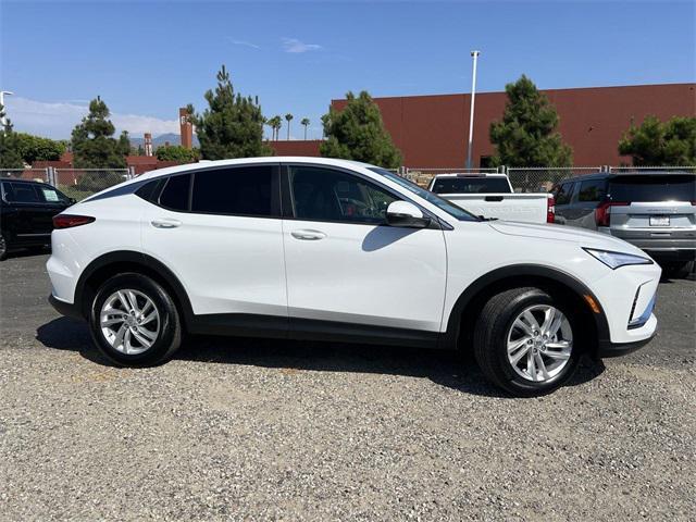 Photo of 2026 Summit White Buick Envista
