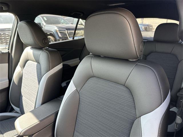 Photo of 2025 Ebony Twilight Metallic Buick Envista