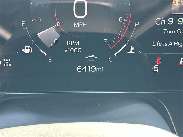 Photo of 2025 Summit White GMC Yukon XL
