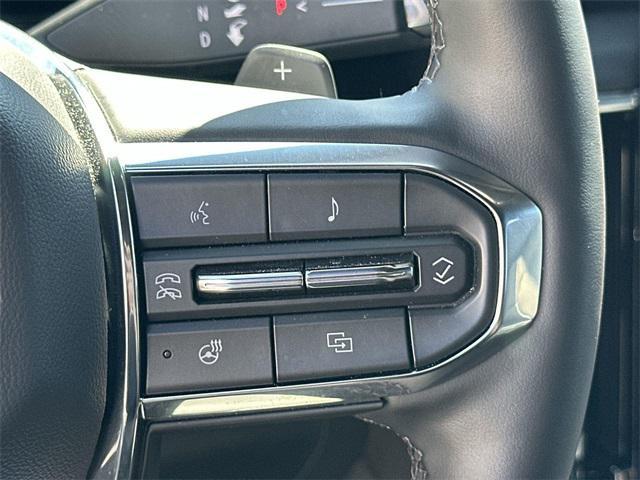 Photo of 2025 Summit White GMC Yukon XL