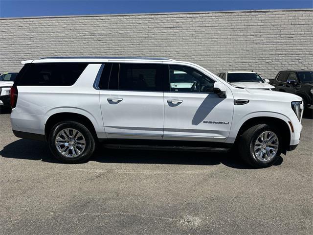 Photo of 2025 Summit White GMC Yukon XL