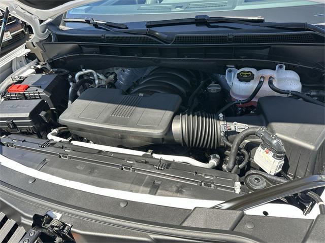Photo of 2025 Summit White GMC Yukon XL