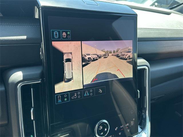 Photo of 2025 Summit White GMC Yukon XL