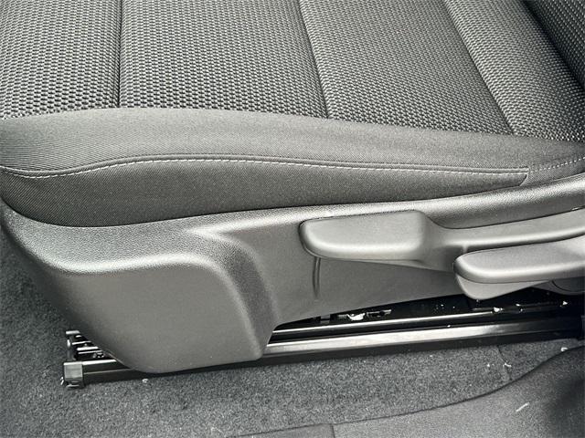 Photo of 2025 Summit White GMC Canyon