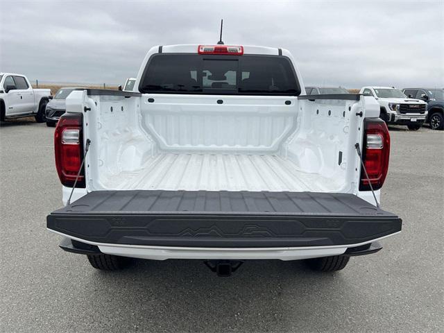 Photo of 2025 Summit White GMC Canyon