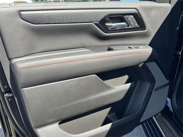 Photo of 2025 Onyx Black GMC Yukon