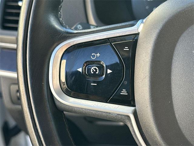 Photo of 2019 Ice White Volvo XC90