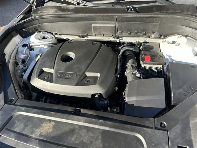 Photo of 2019 Ice White Volvo XC90