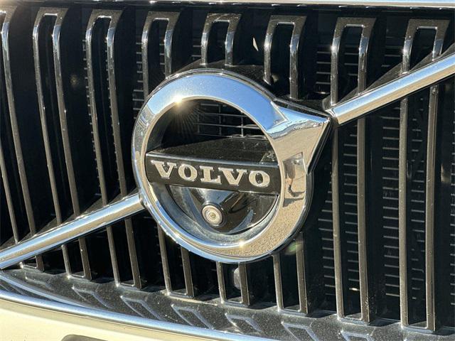 Photo of 2019 Ice White Volvo XC90