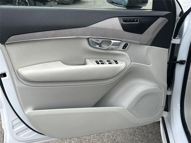 Photo of 2023 Crystal White Metallic Volvo XC90 Recharge Plug-In Hybrid