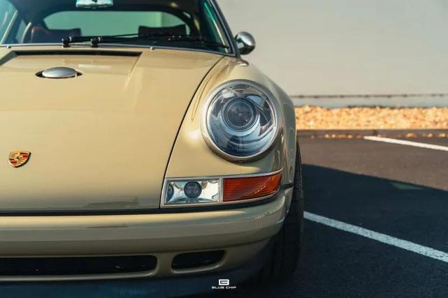 Photo of 1989 Gray Porsche 911