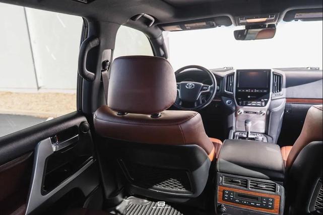 Photo of 2021 Magnetic Gray Metallic Toyota Land Cruiser