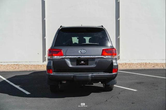 Photo of 2021 Magnetic Gray Metallic Toyota Land Cruiser