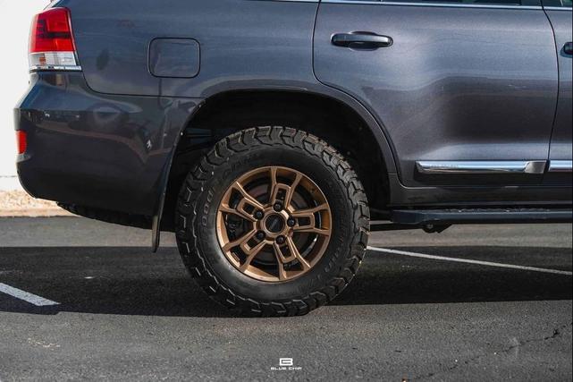 Photo of 2021 Magnetic Gray Metallic Toyota Land Cruiser