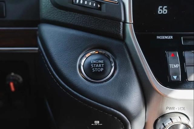 Photo of 2021 Magnetic Gray Metallic Toyota Land Cruiser