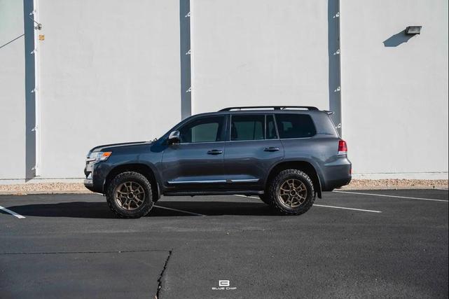 Photo of 2021 Magnetic Gray Metallic Toyota Land Cruiser